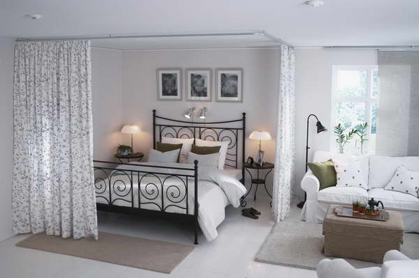 Curtain-Room-Dividers-With-White-Sofa1